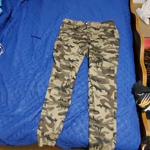 NY&co camo pants